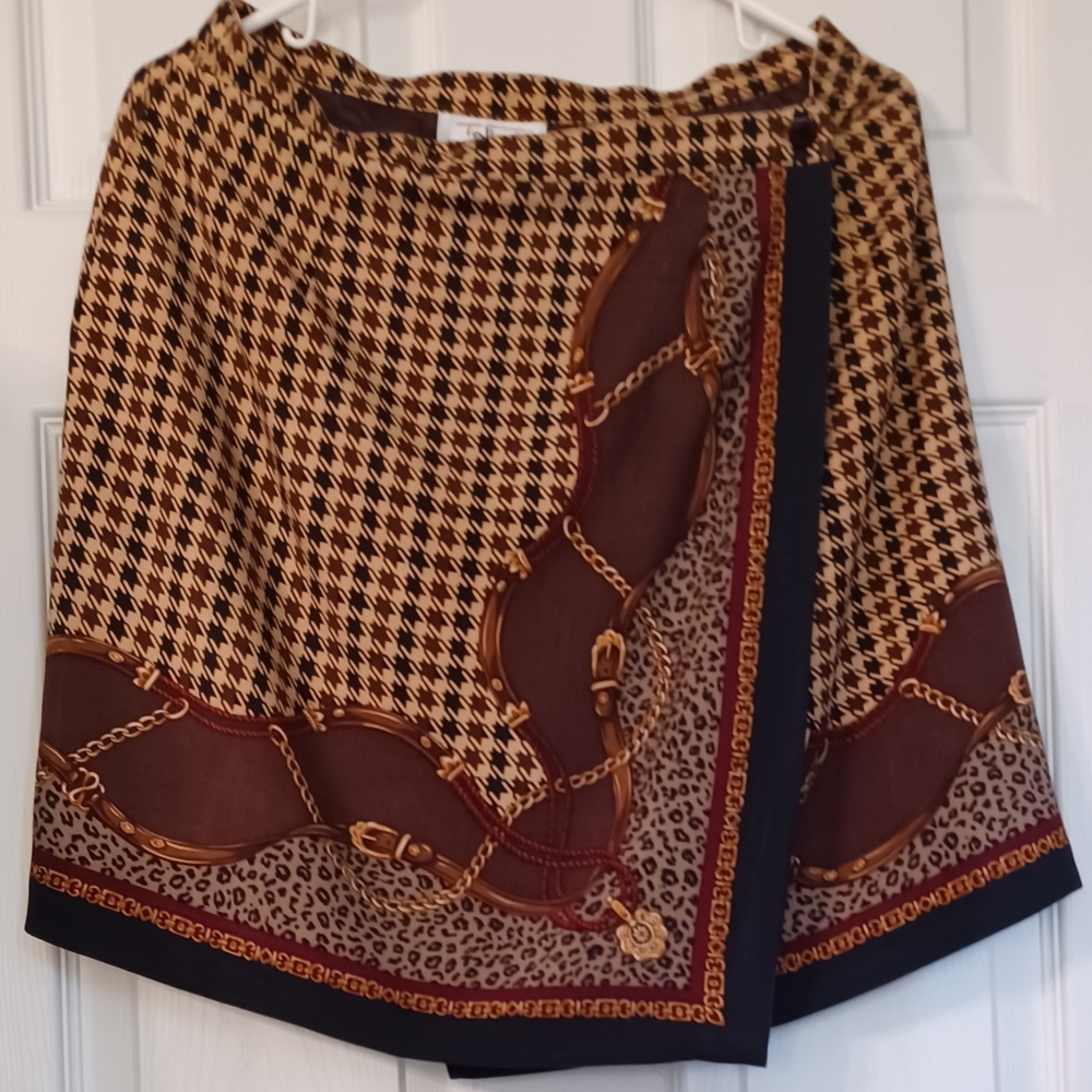 TALBOTS Wrap Skirt Size 10P houndstooth in black and brown tan chains 100% SILK
